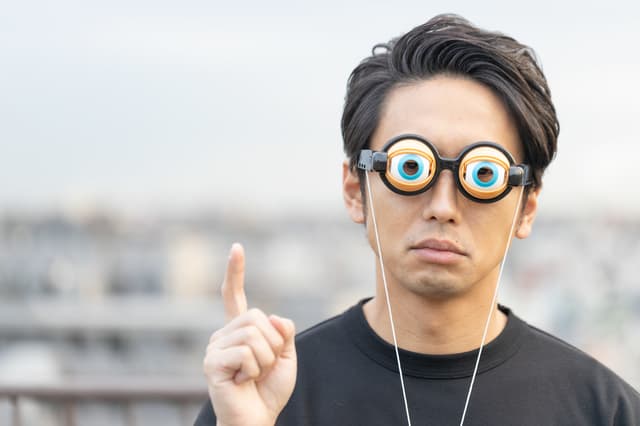 謎の男